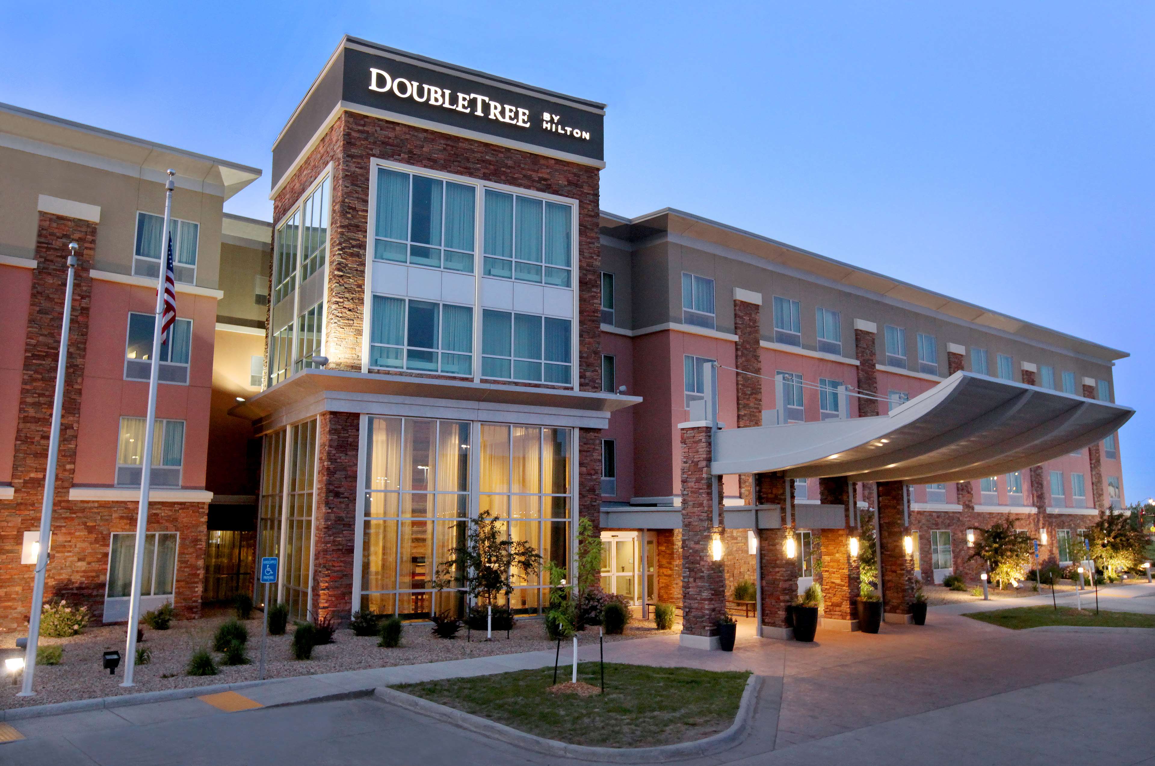 DoubleTree by Hilton West Fargo Sanford Medical Center Area Photo