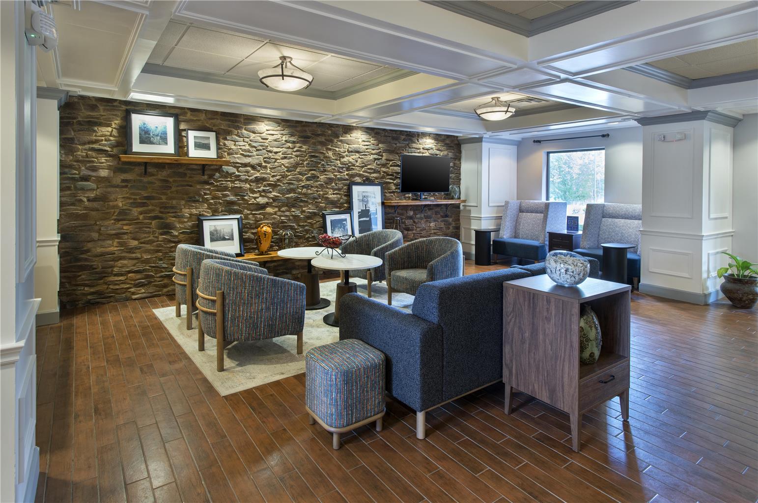 Hampton Inn & Suites New Hartford Image