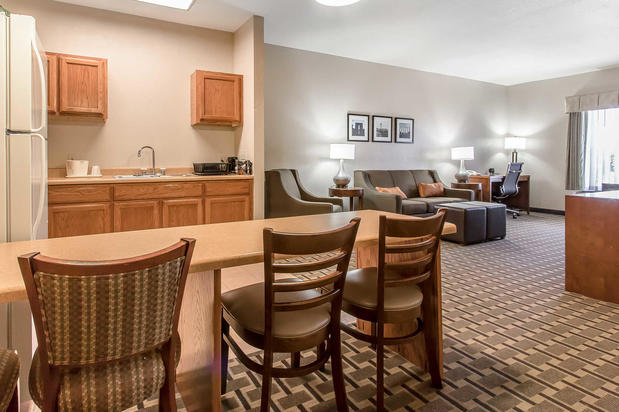 Images Comfort Suites