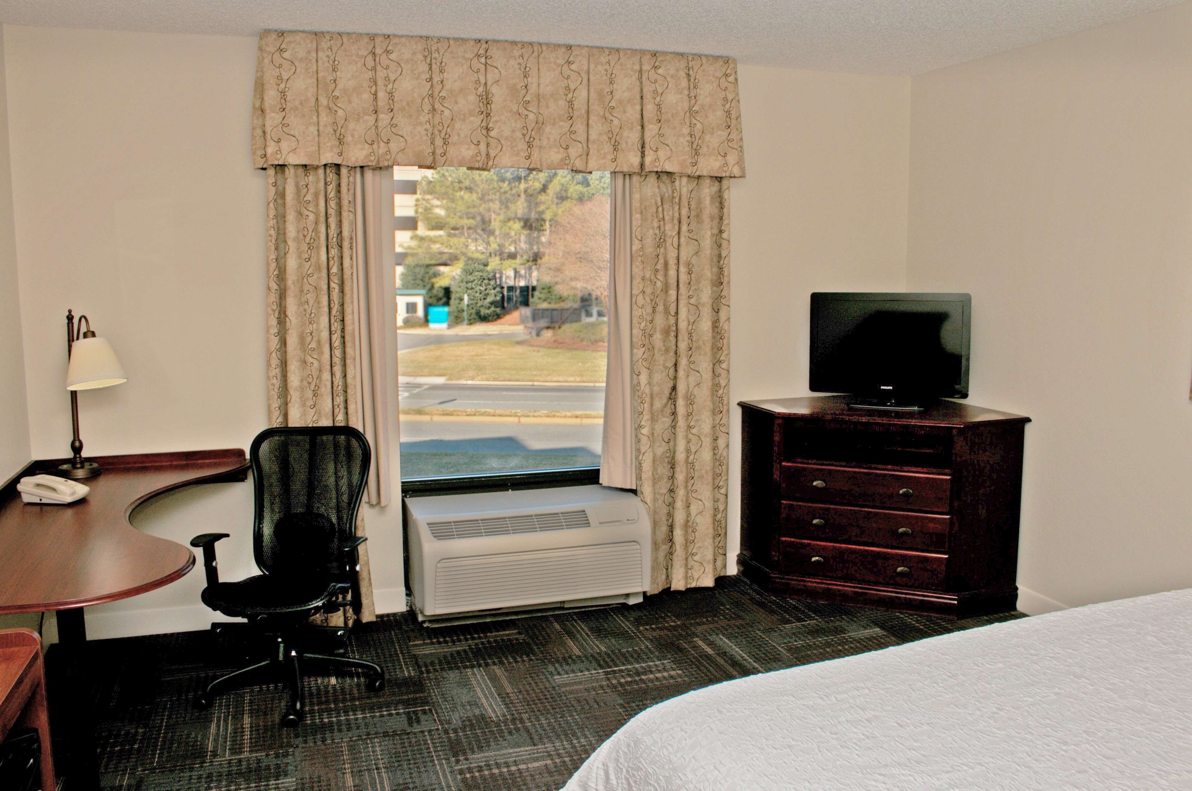 Hampton Inn & Suites Norfolk-Airport Photo