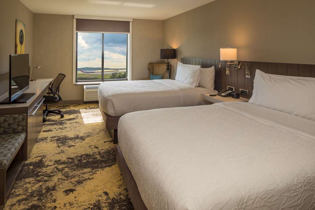 Hilton Garden Inn Pittsburgh Airport Image