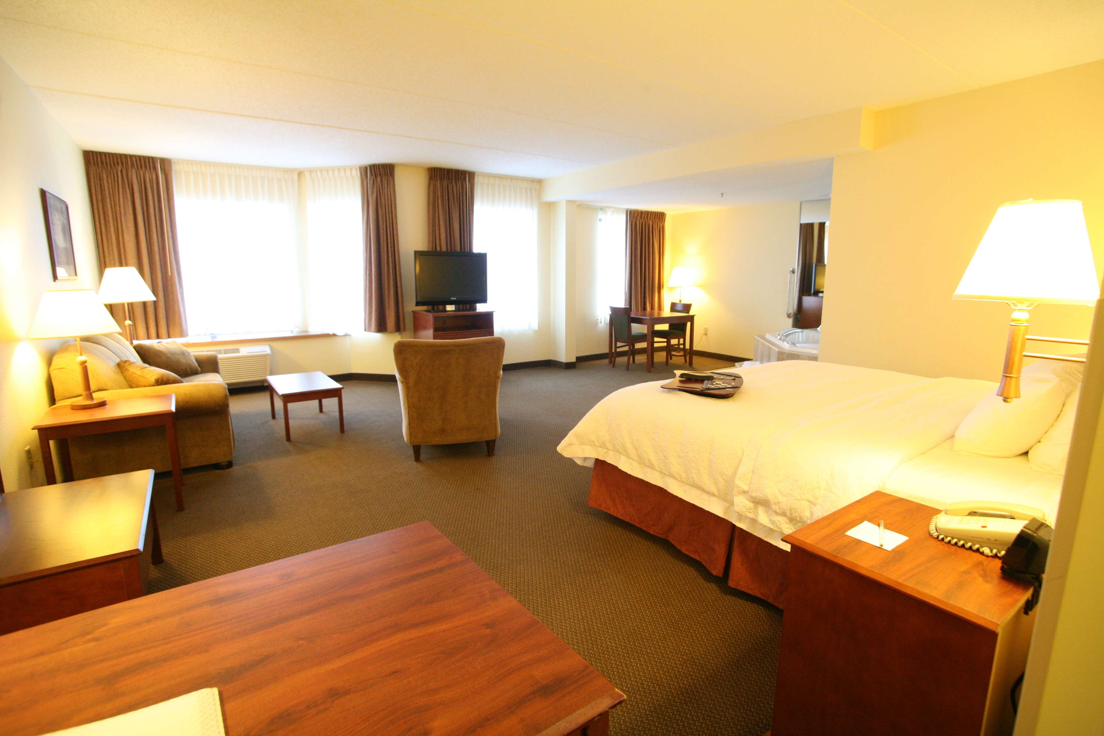 Hampton Inn & Suites Bemidji Photo