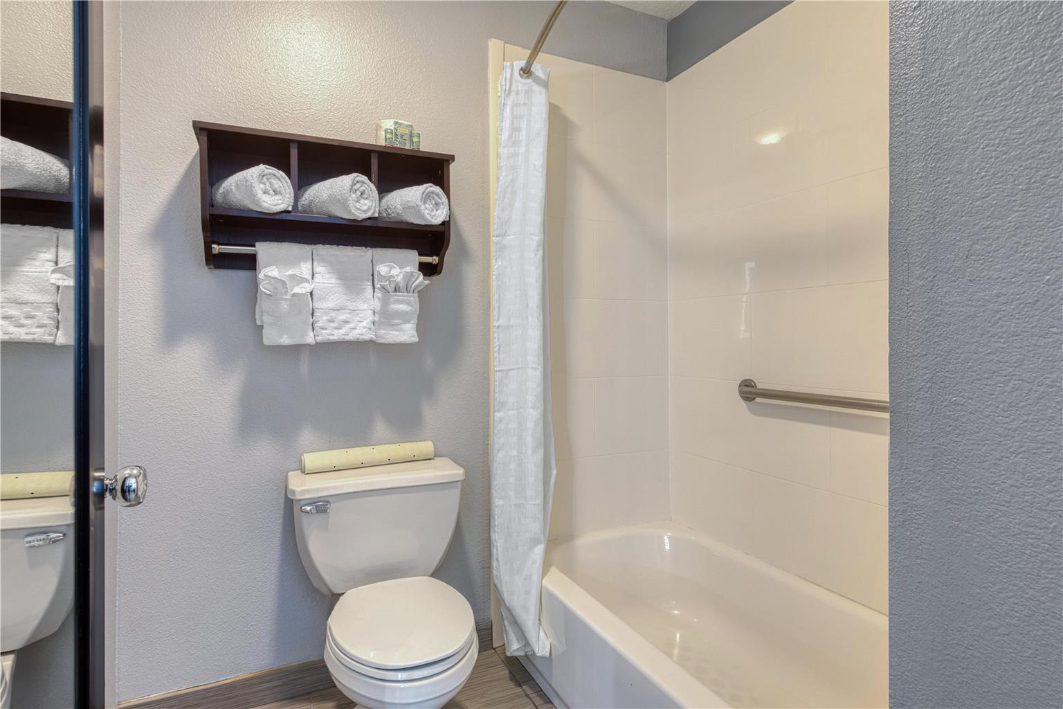 Best Western Lake Conroe Inn Image