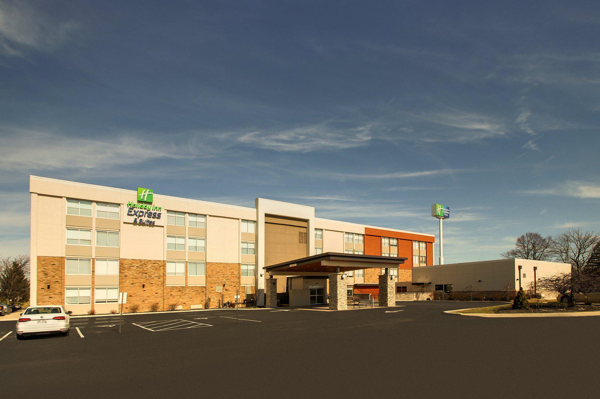 Holiday Inn Express & Suites Wapakoneta Photo