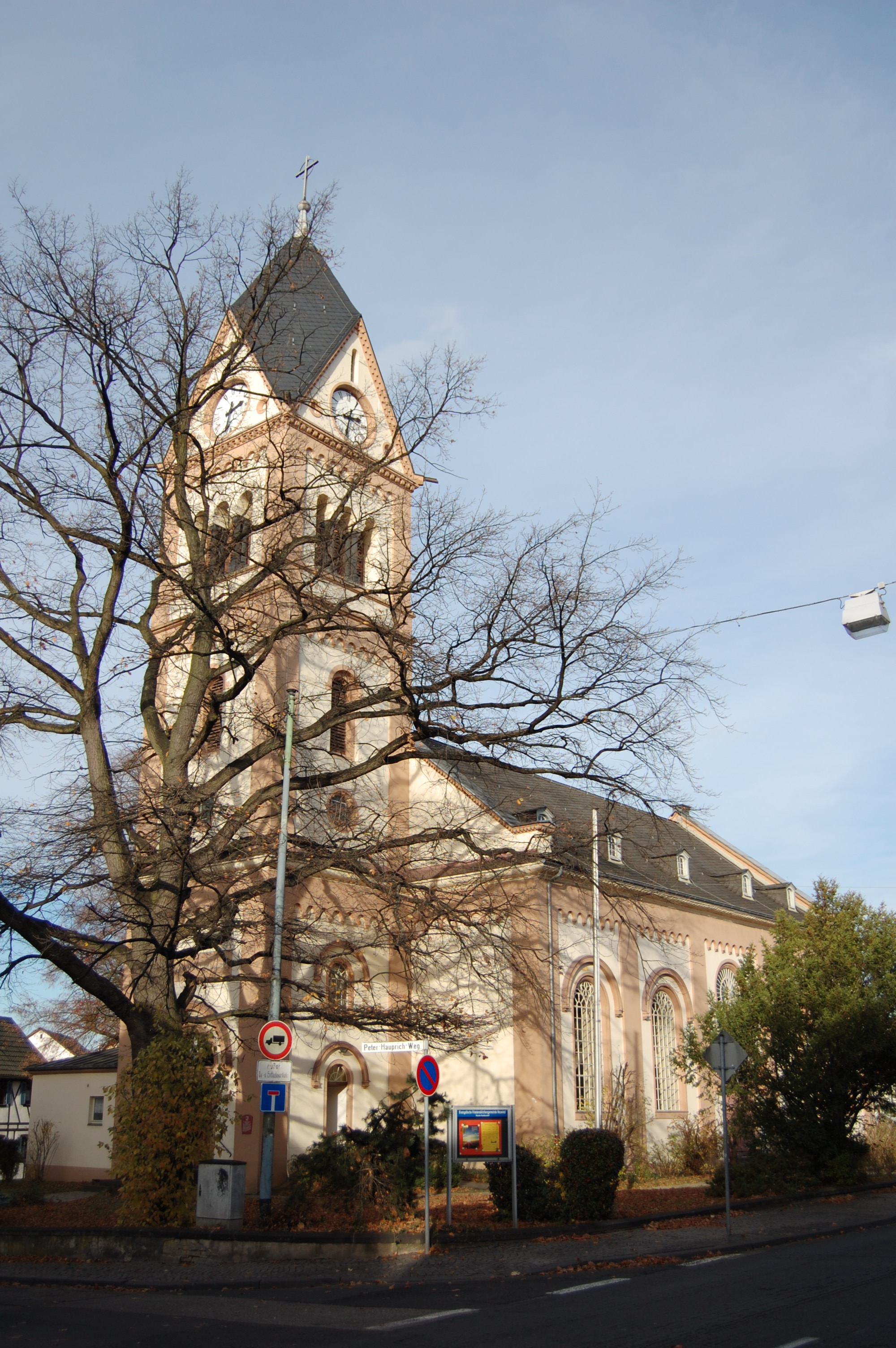 Evangelische Kirche Heddesdorf, barrierefrei begehbar