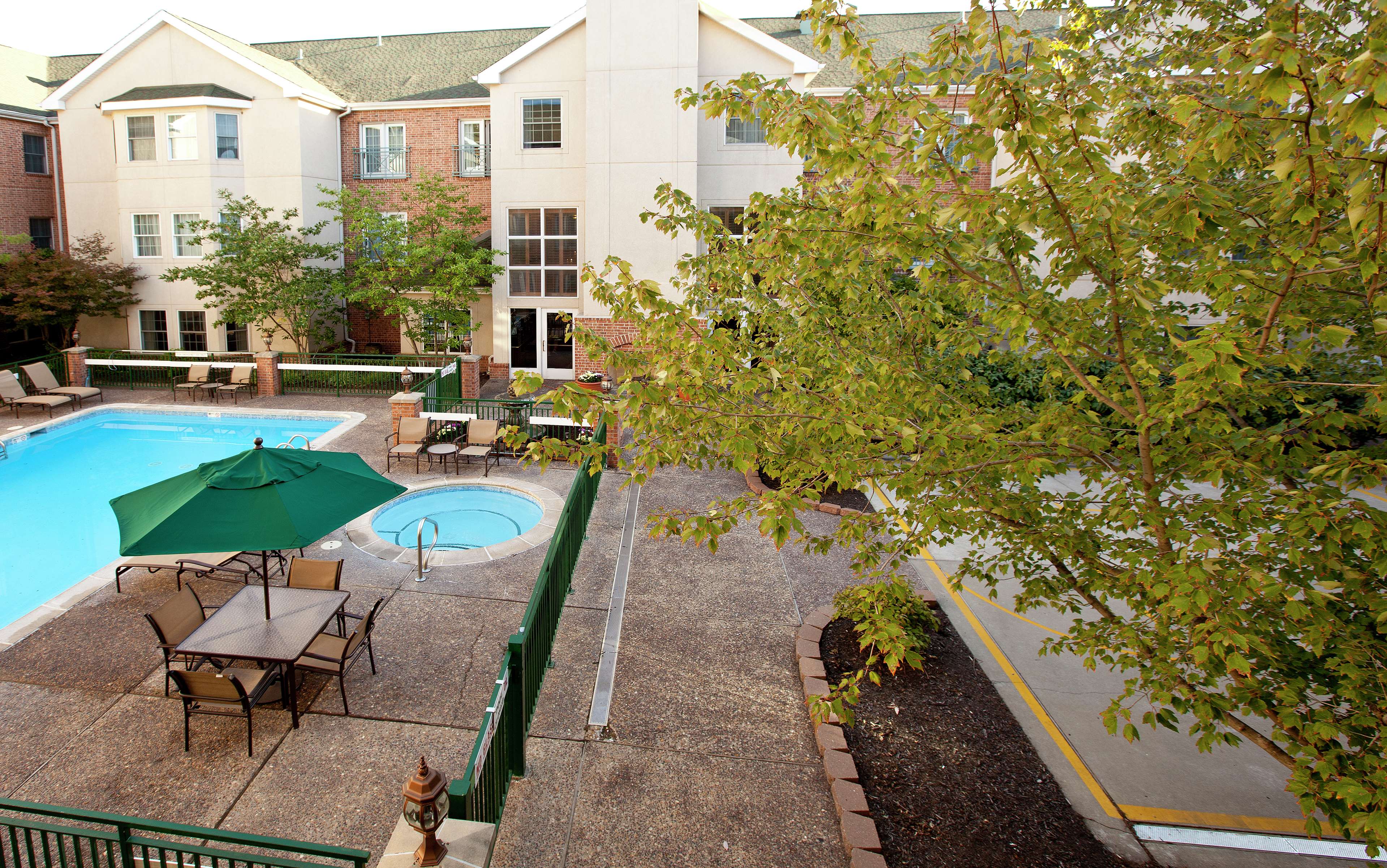 Homewood Suites by Hilton Kansas City-Airport Photo