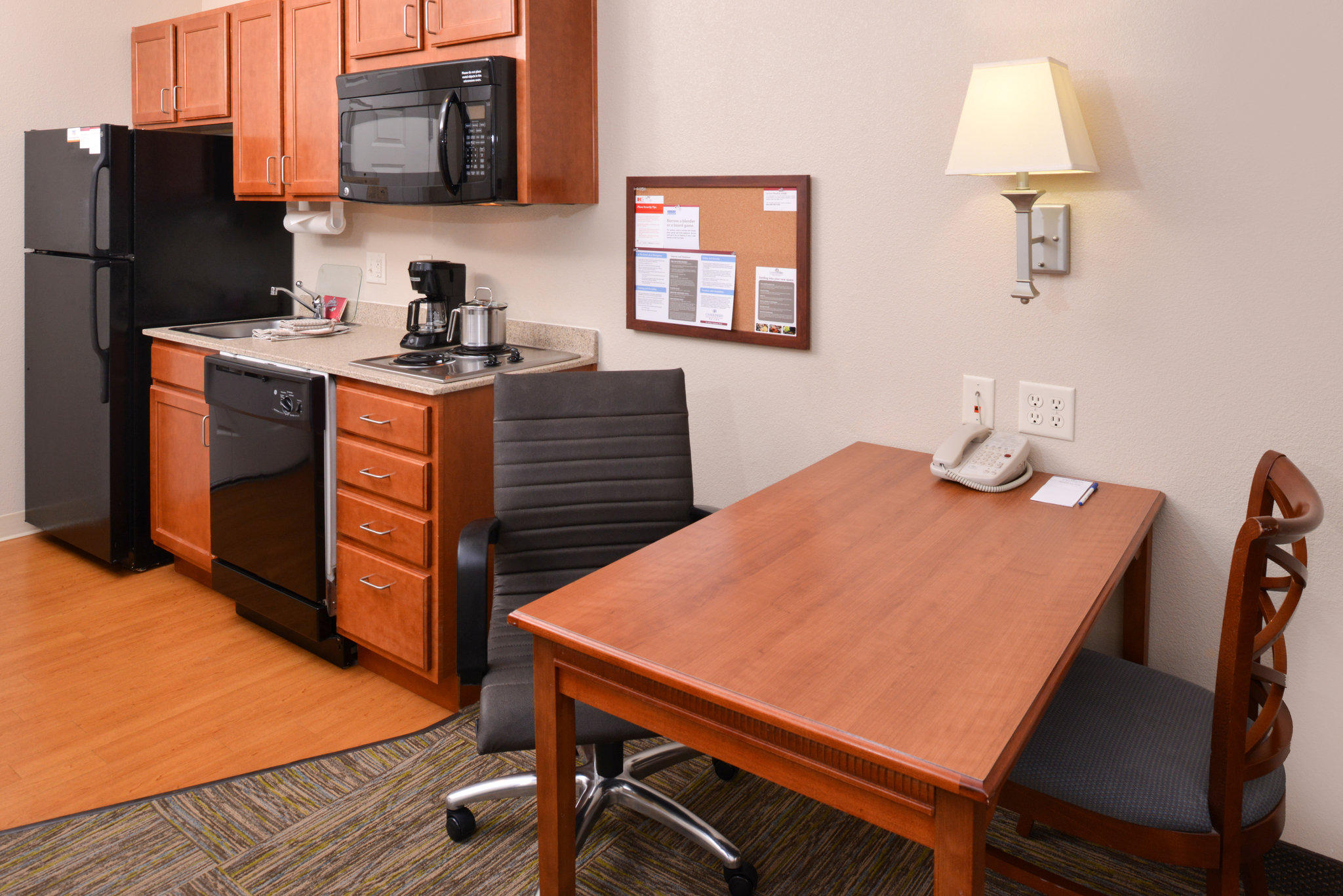 Candlewood Suites Boise - Towne Square Photo