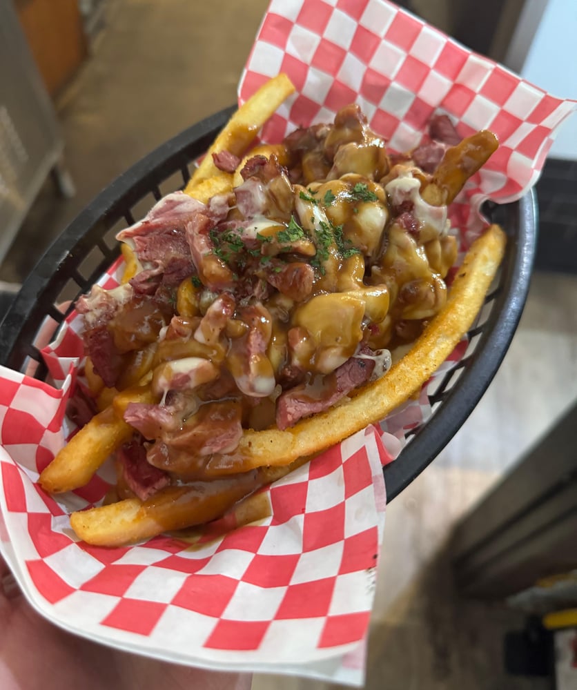 PASTRAMI CHEESE FRIES MINI