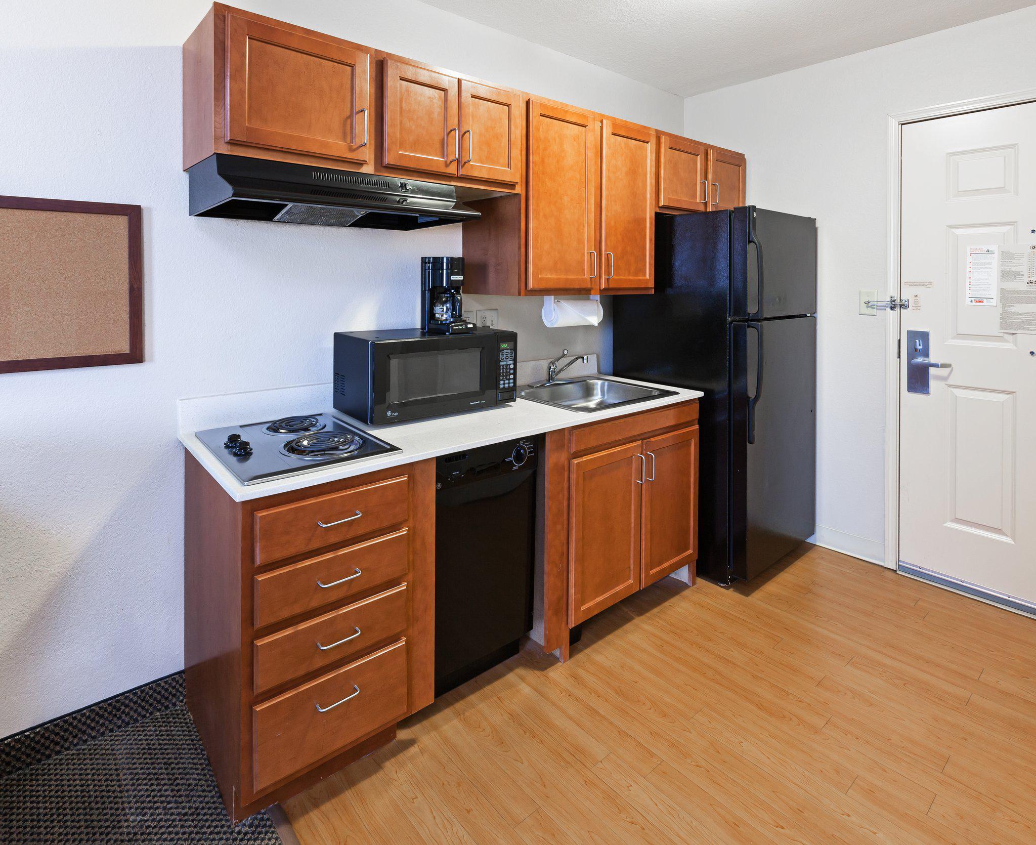 Candlewood Suites Owasso Photo