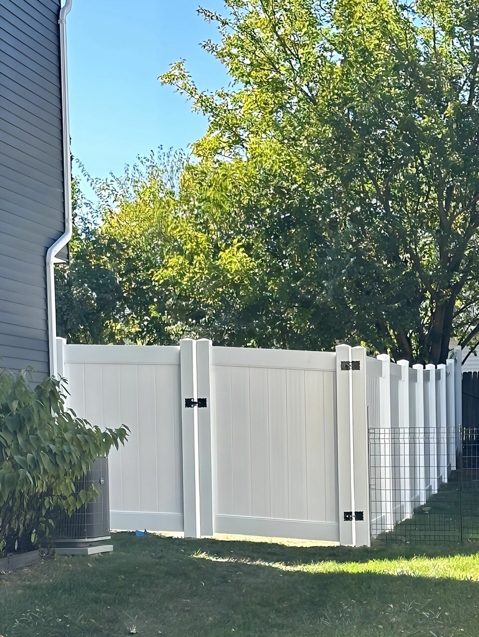 Top Rail Fence Naperville Image