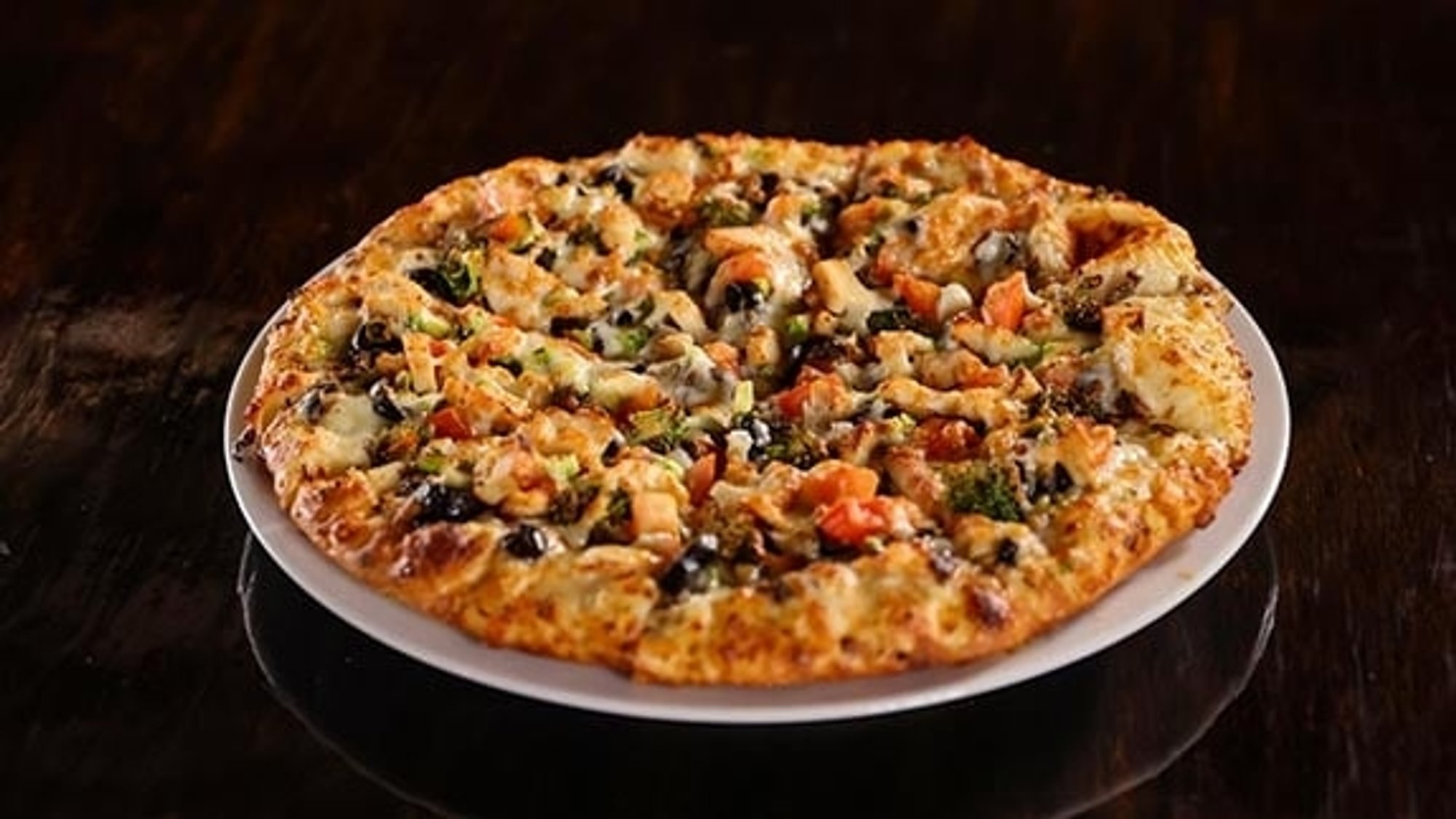 Creamy Garlic Vegetarian Pizza