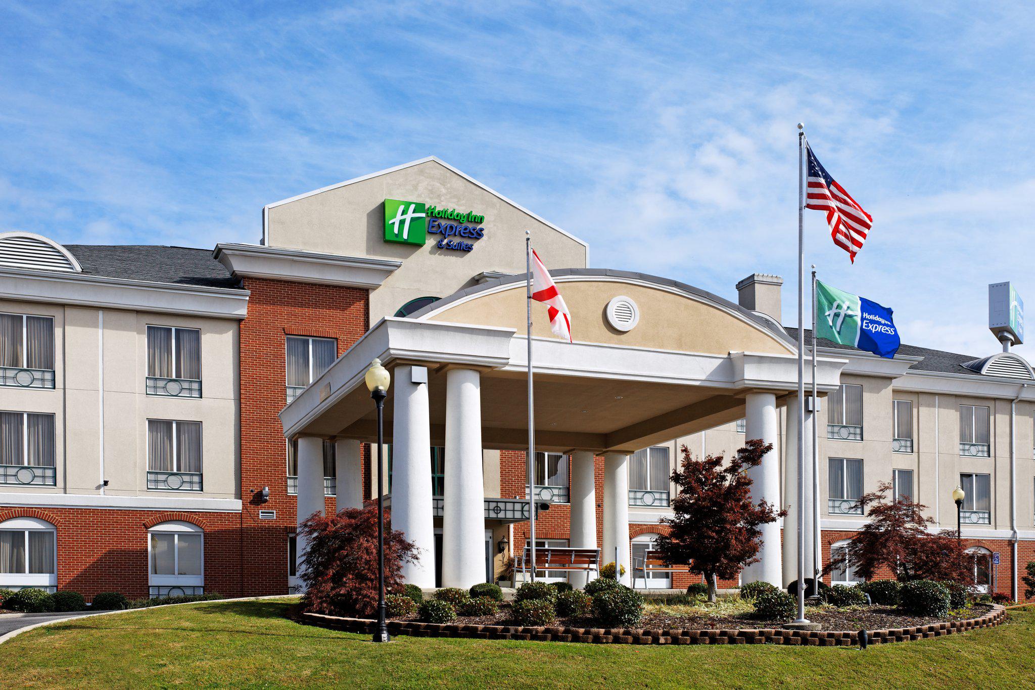 Holiday Inn Express & Suites Cullman Photo