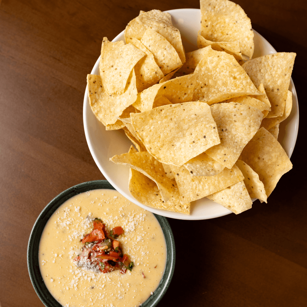 Queso & Chips