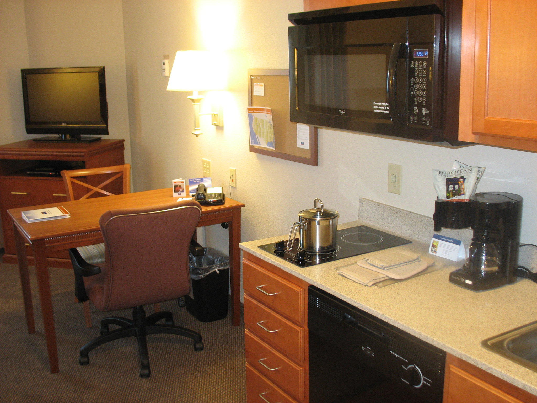 Candlewood Suites Indianapolis Northwest Photo