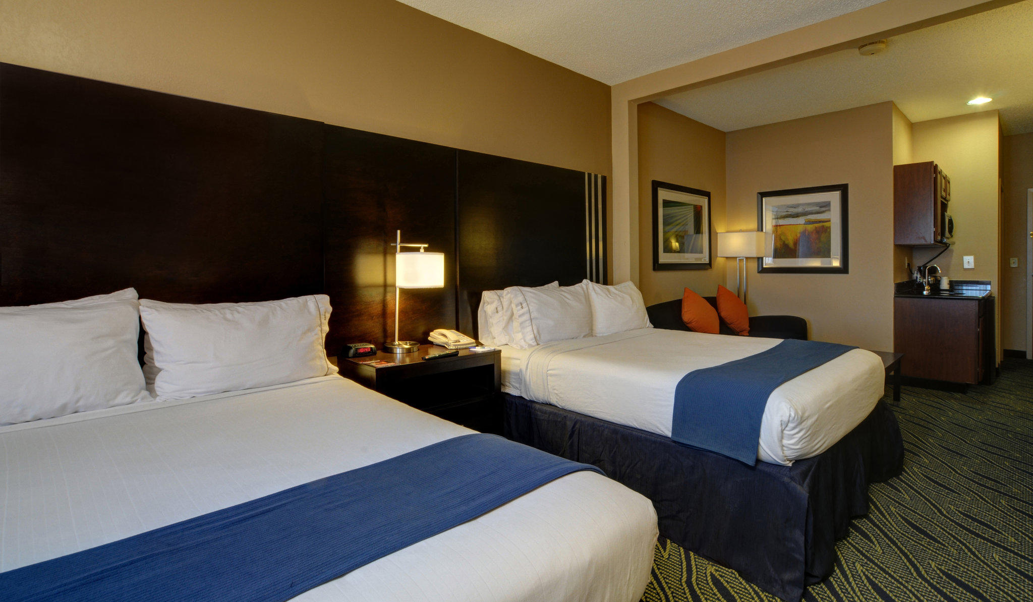 Holiday Inn Express & Suites Midwest City Photo