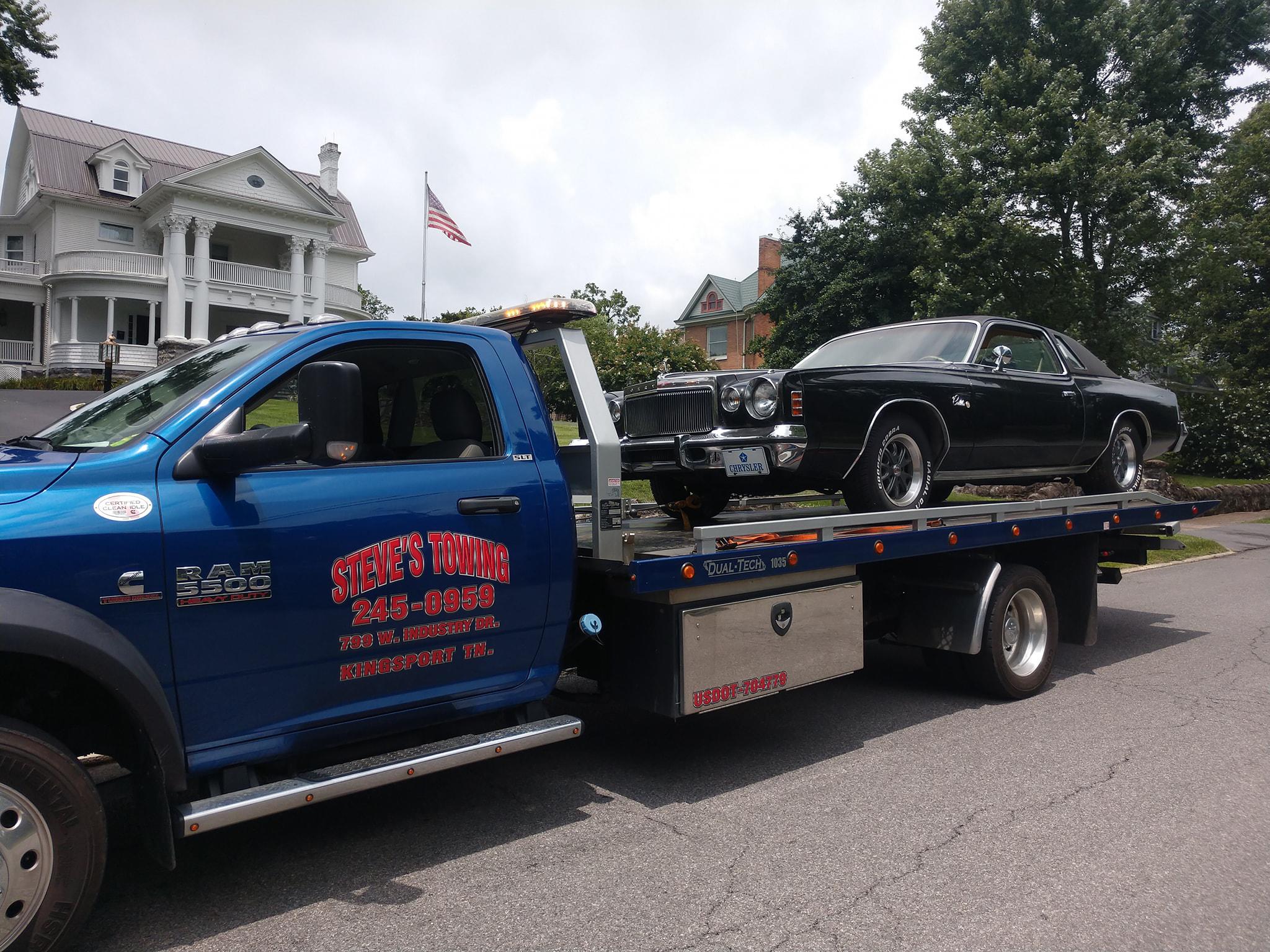 Steve's Towing Photo