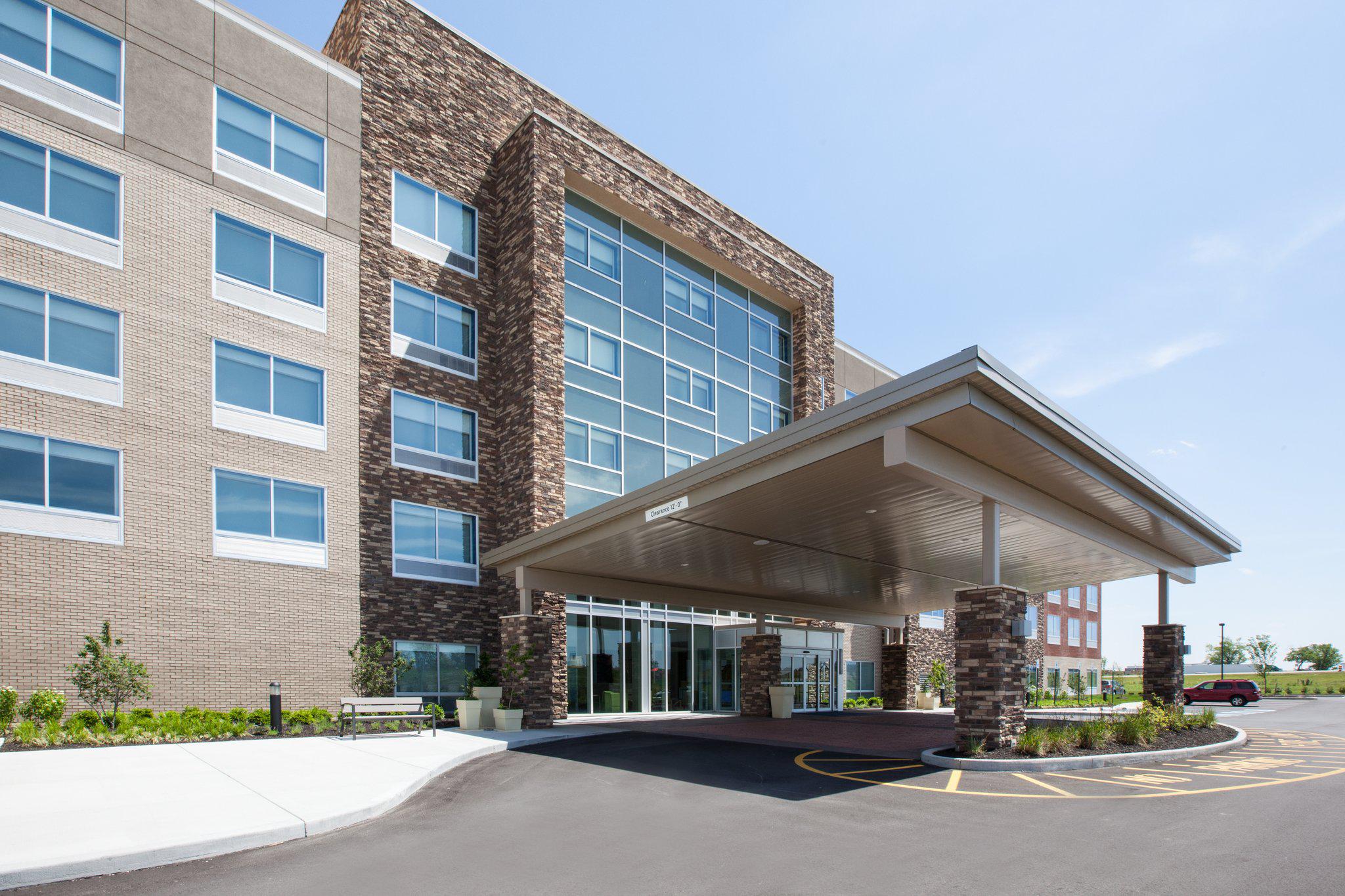 Holiday Inn Express & Suites Indianapolis NE - Noblesville Photo