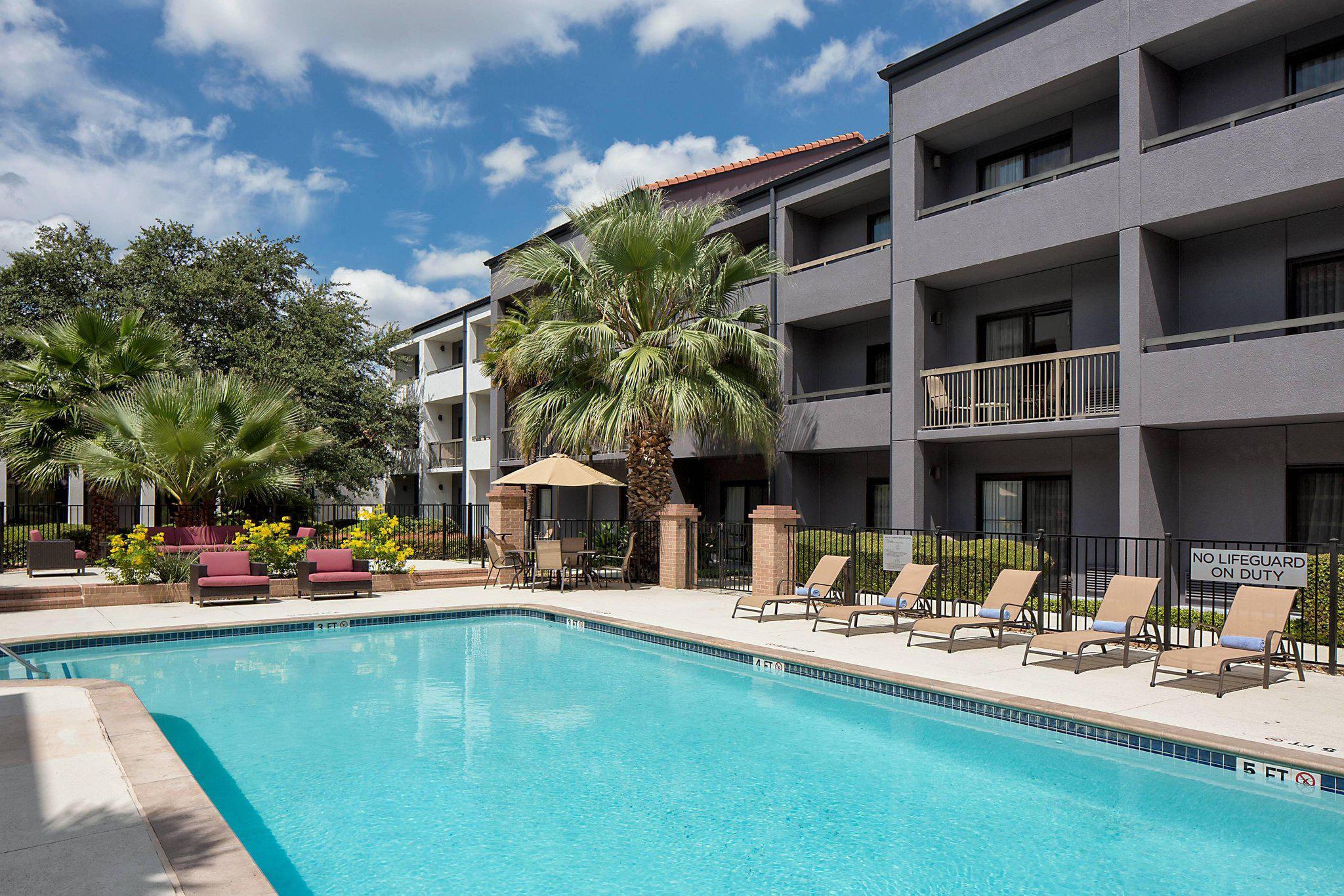 Courtyard by Marriott San Antonio Downtown/Market Square Photo