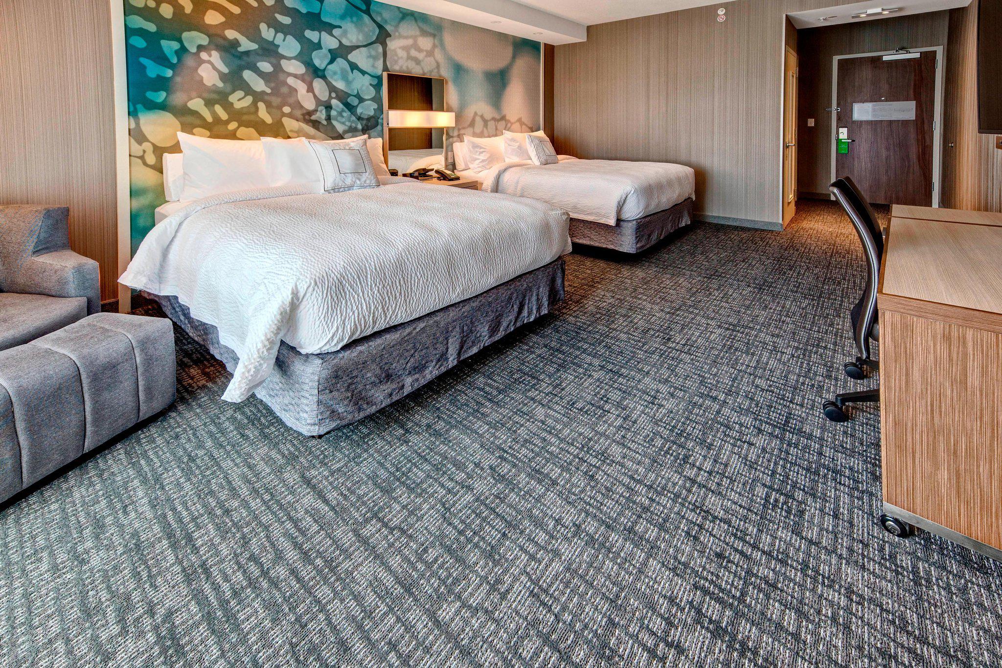 Courtyard by Marriott Westbury Long Island Photo