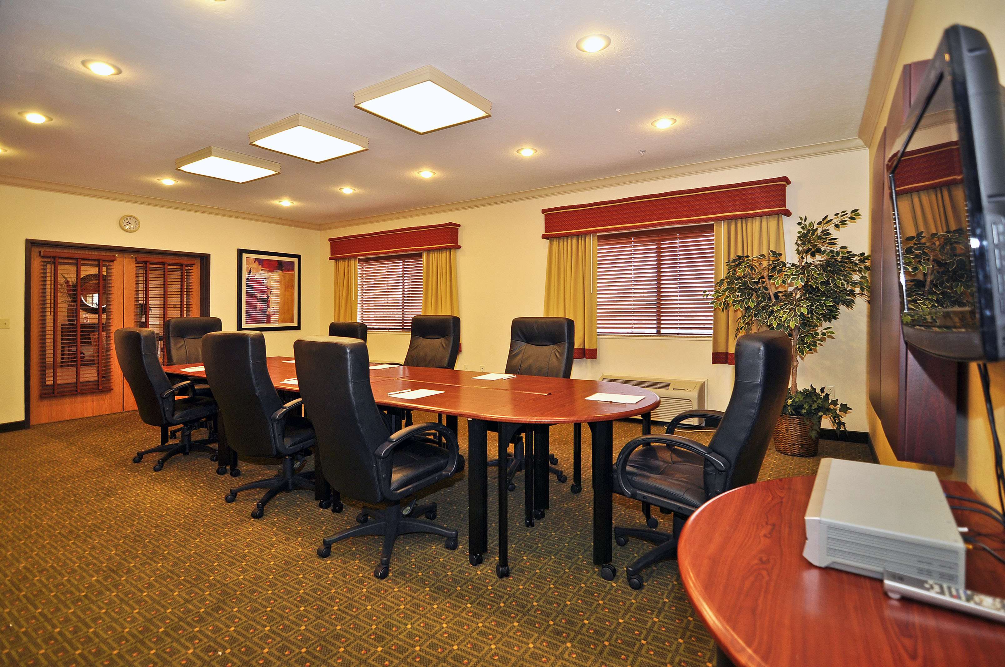 Best Western Plus Eagleridge Inn & Suites Photo