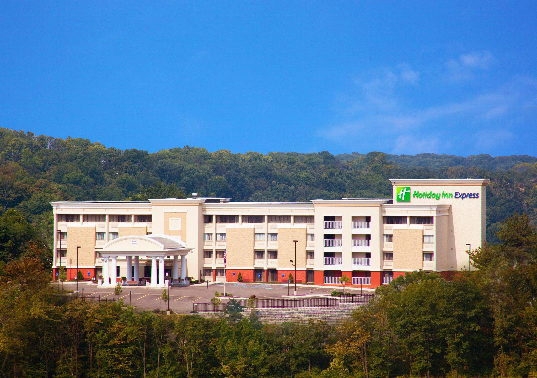 Holiday Inn Express Cincinnati West Photo