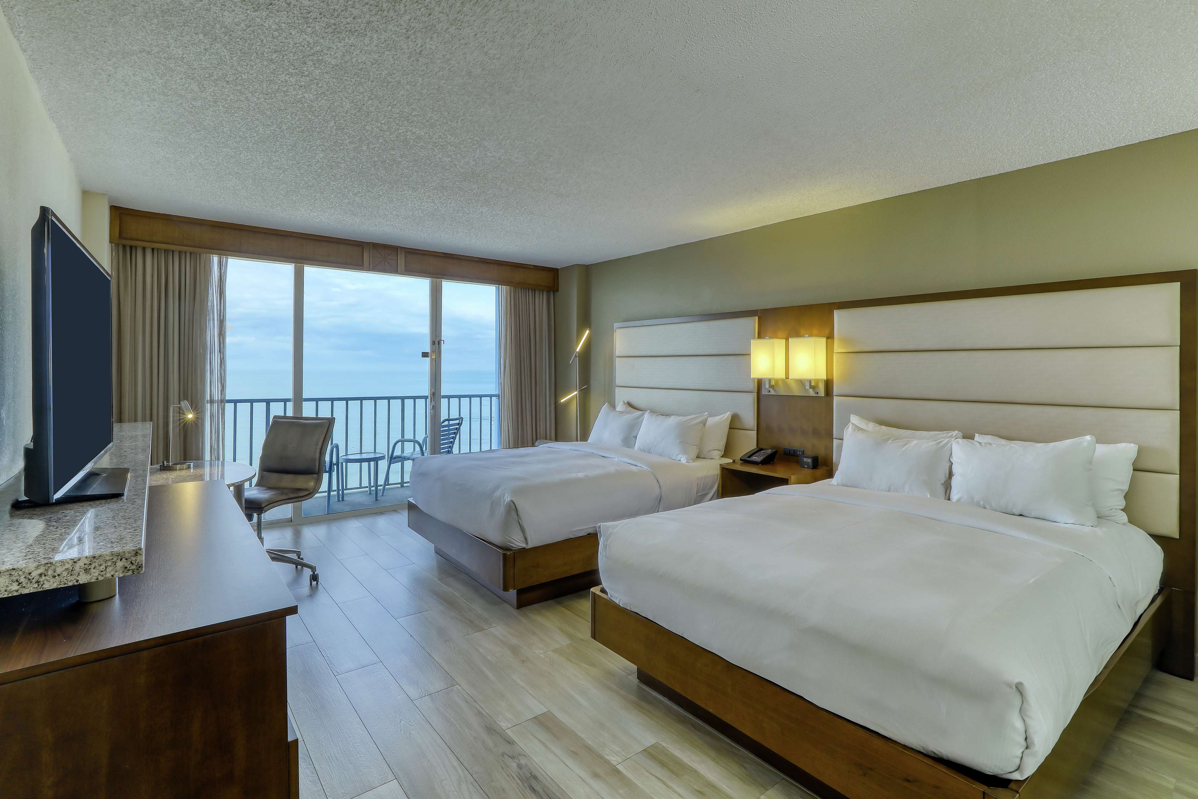 DoubleTree Beach Resort by Hilton Hotel Tampa Bay - North Redington Beach Photo