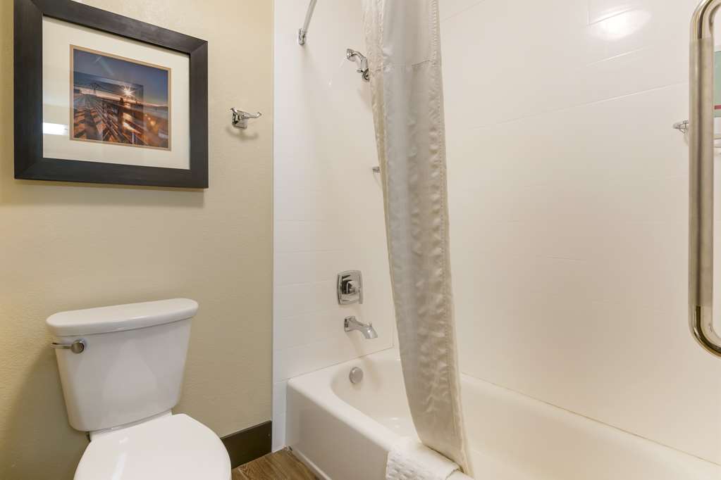 Best Western Columbia River Waterfront Hotel Astoria Image