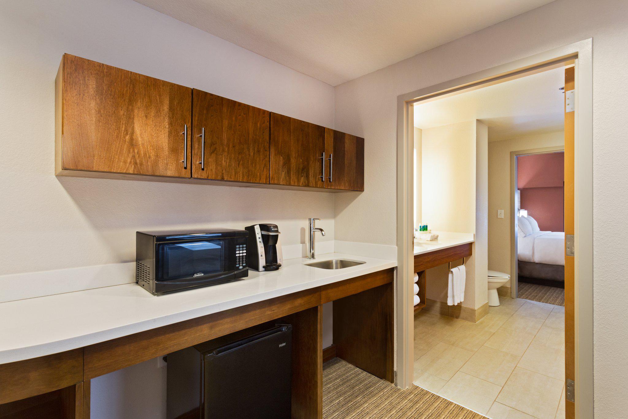 Holiday Inn Express & Suites Tavares - Leesburg Photo