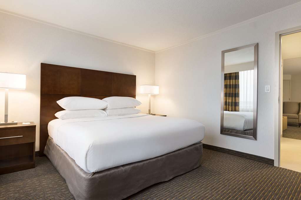 Embassy Suites by Hilton Baltimore at BWI Airport Image