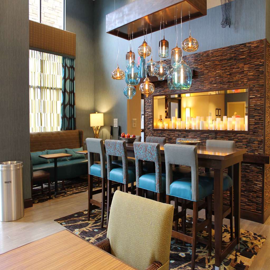 Hampton Inn & Suites Stroudsburg Pocono Mountains Image