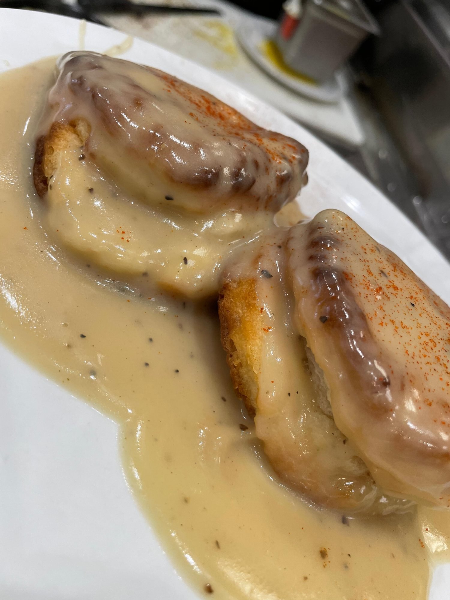 Biscuits 'n' Gravy