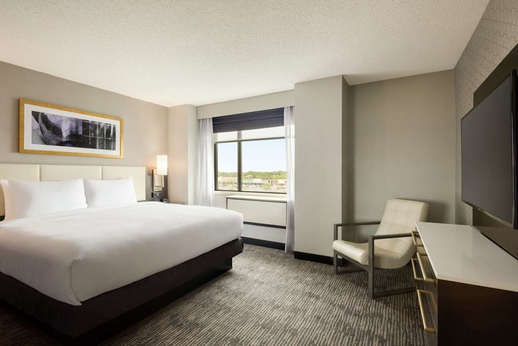 DoubleTree by Hilton St. Paul East Image