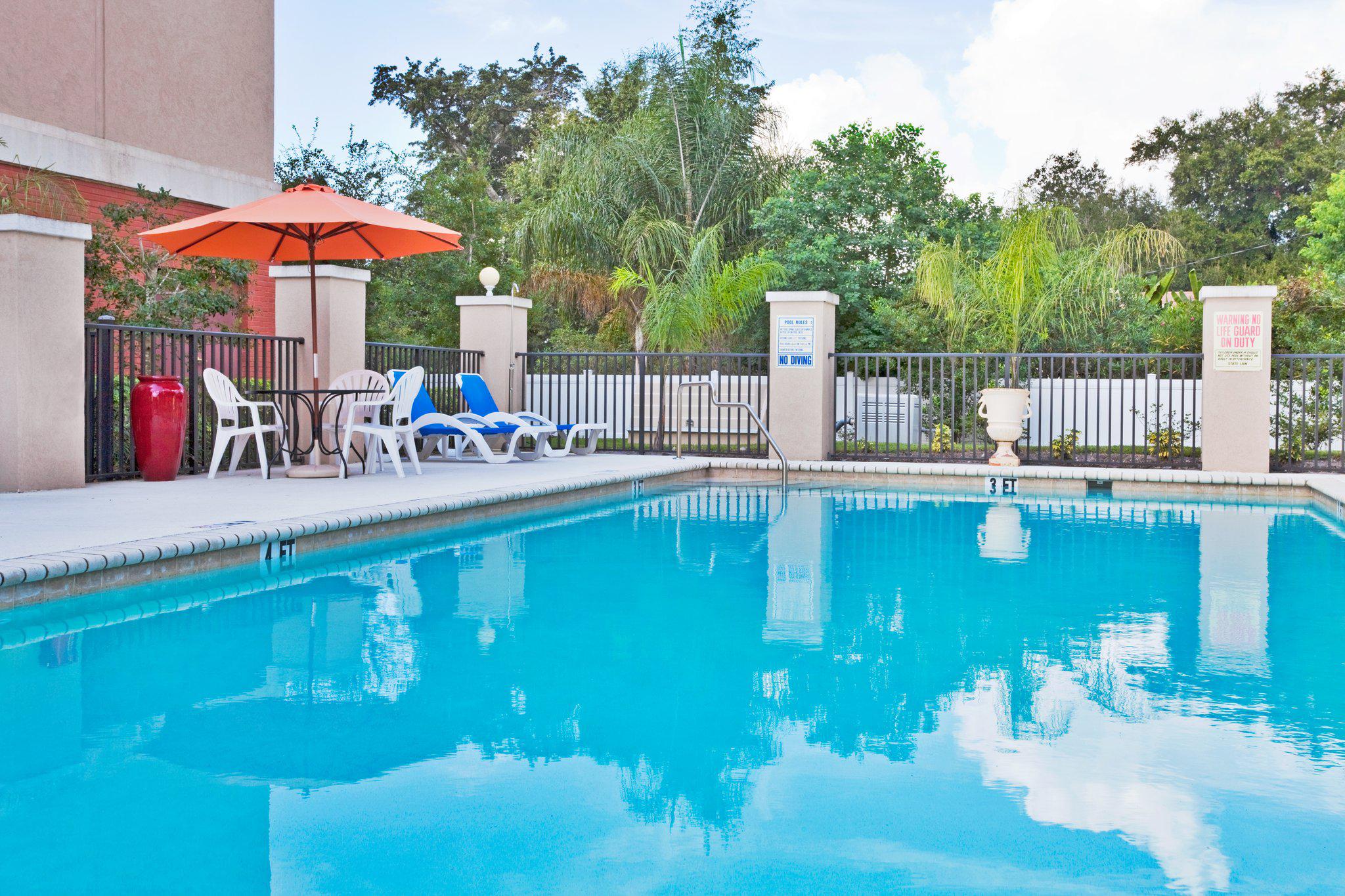 Holiday Inn Express & Suites Bartow Photo