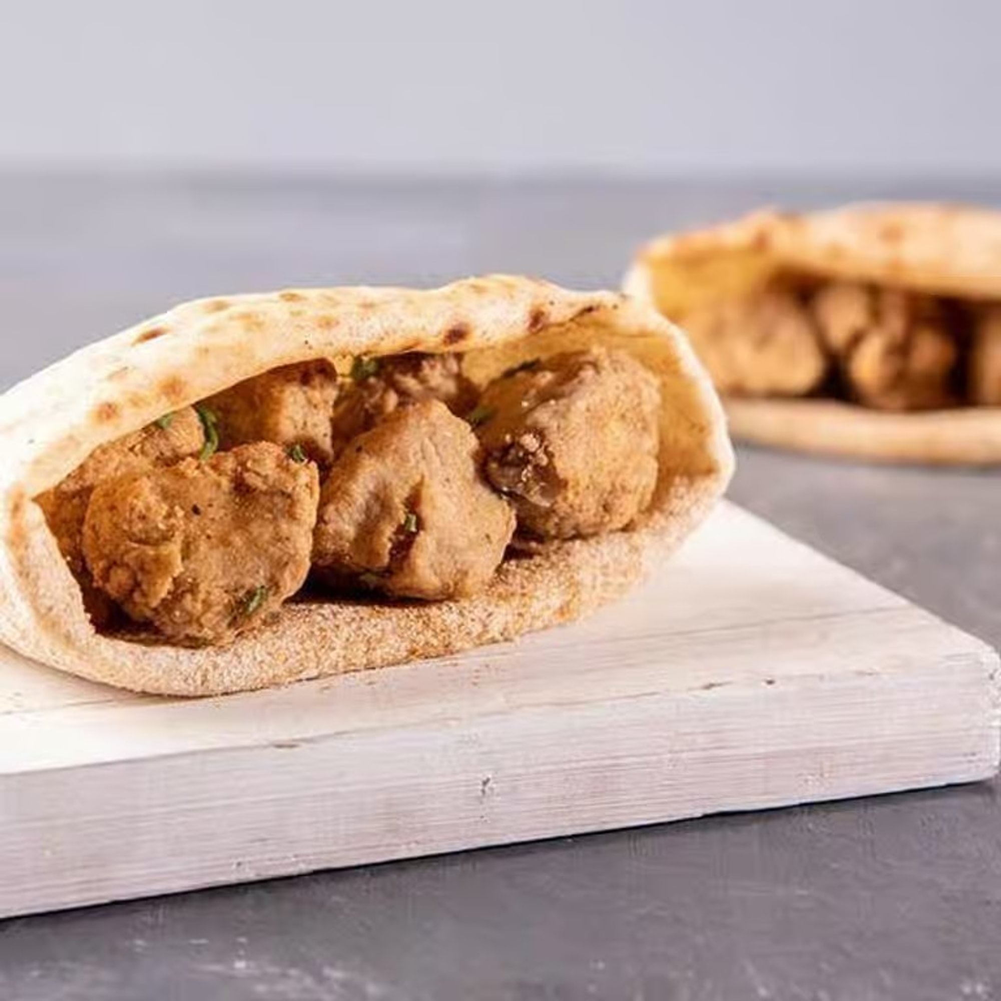 Fried Beef Brains Sandwich - رغيف مخ بانيه