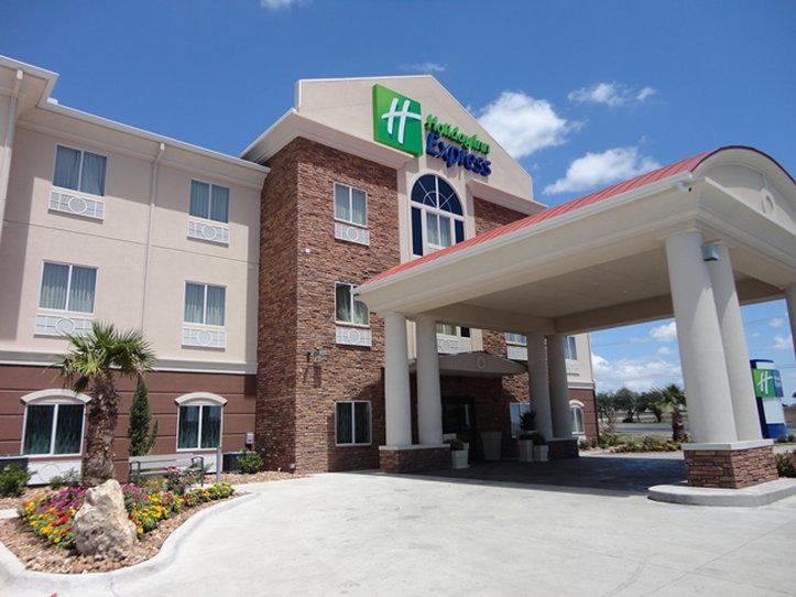 Holiday Inn Express Kenedy Photo