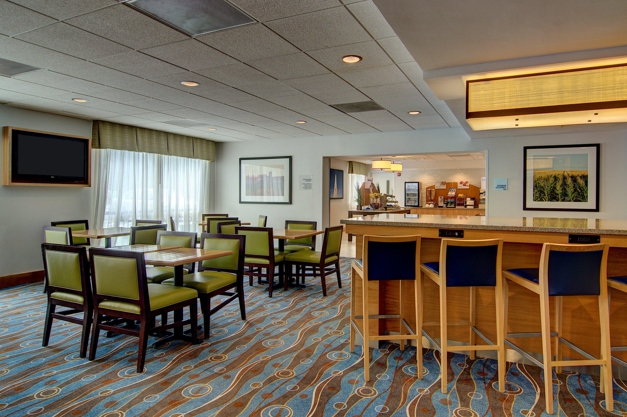 Holiday Inn Express & Suites Germantown - Gaithersburg Photo