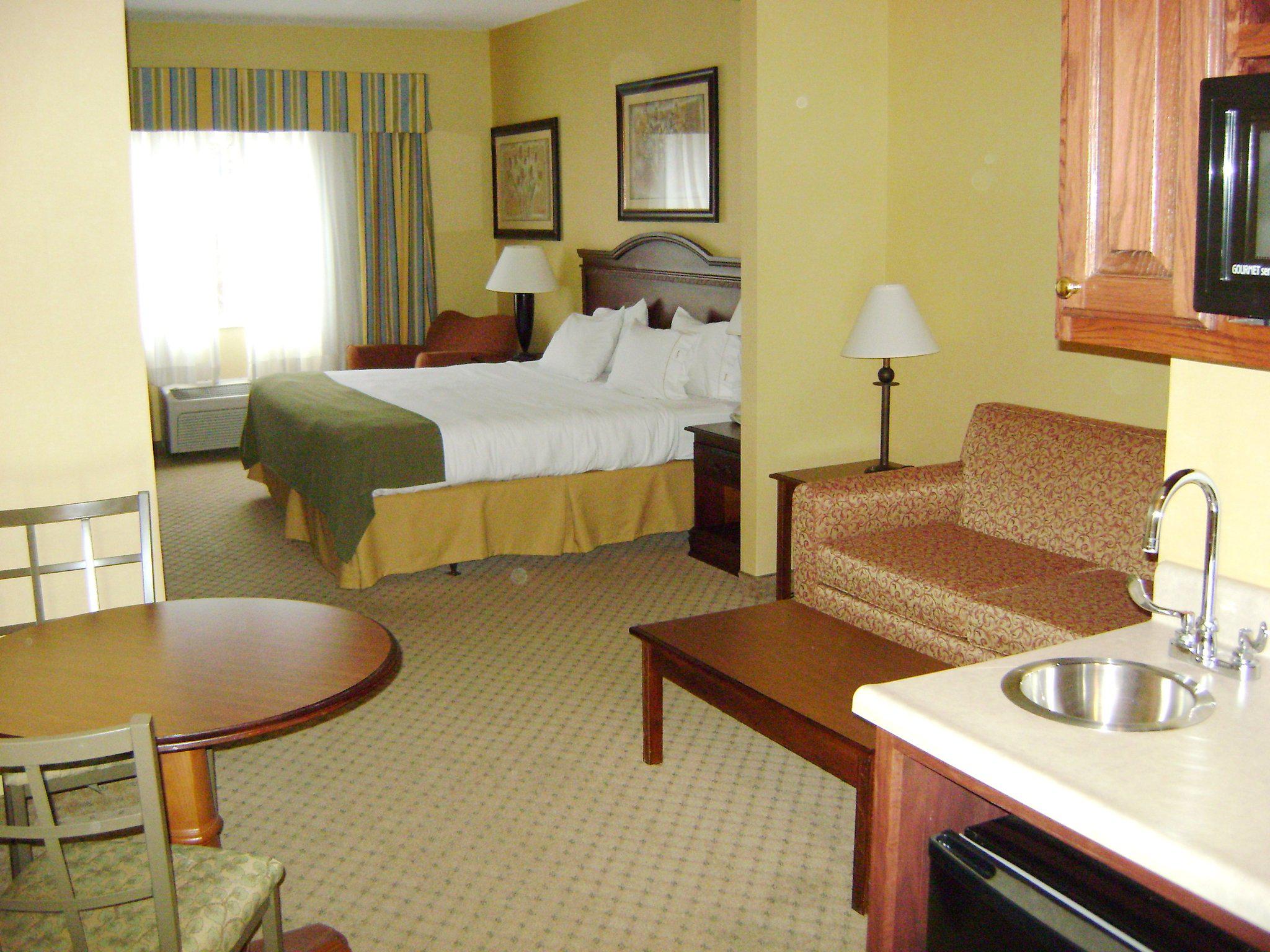 Holiday Inn Express & Suites Pikeville Photo