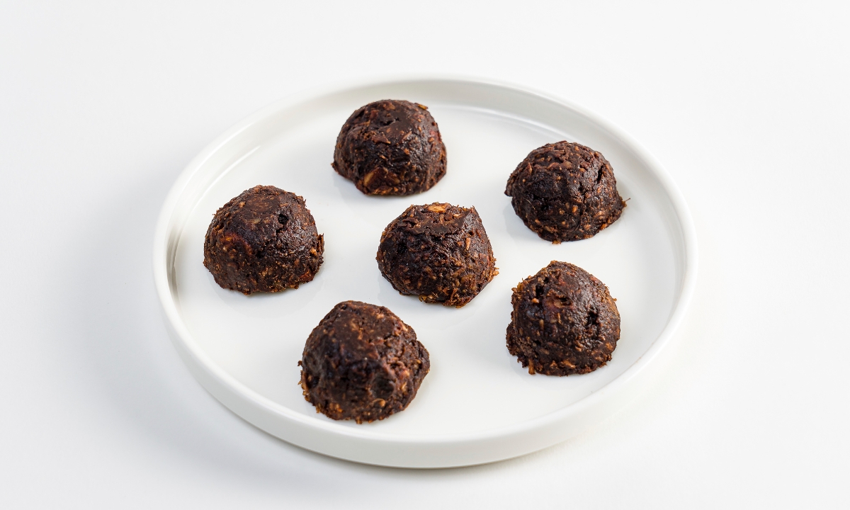 Raw Chocolate Dates Energy Bites