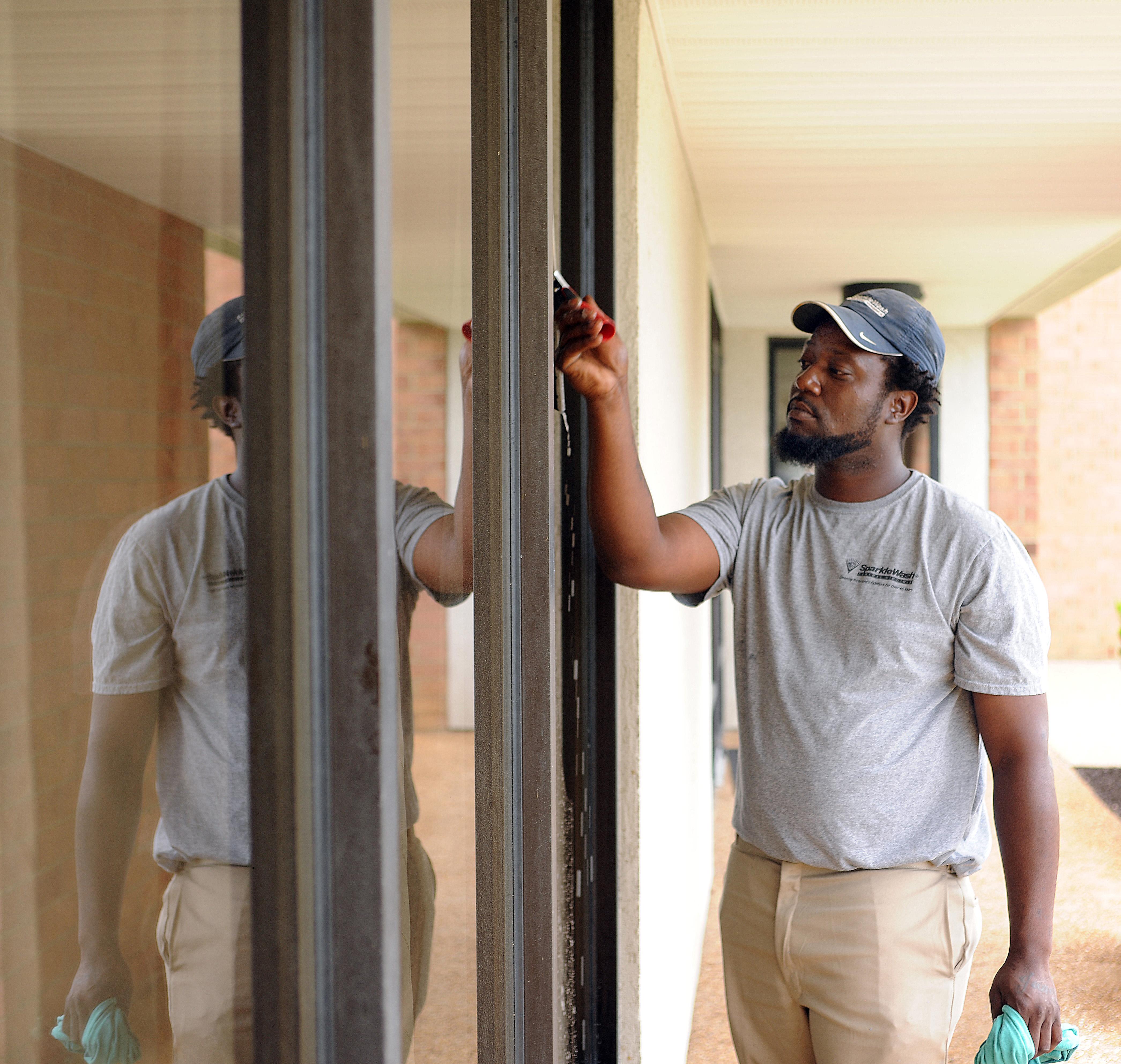 Evergreen Cleaning Image