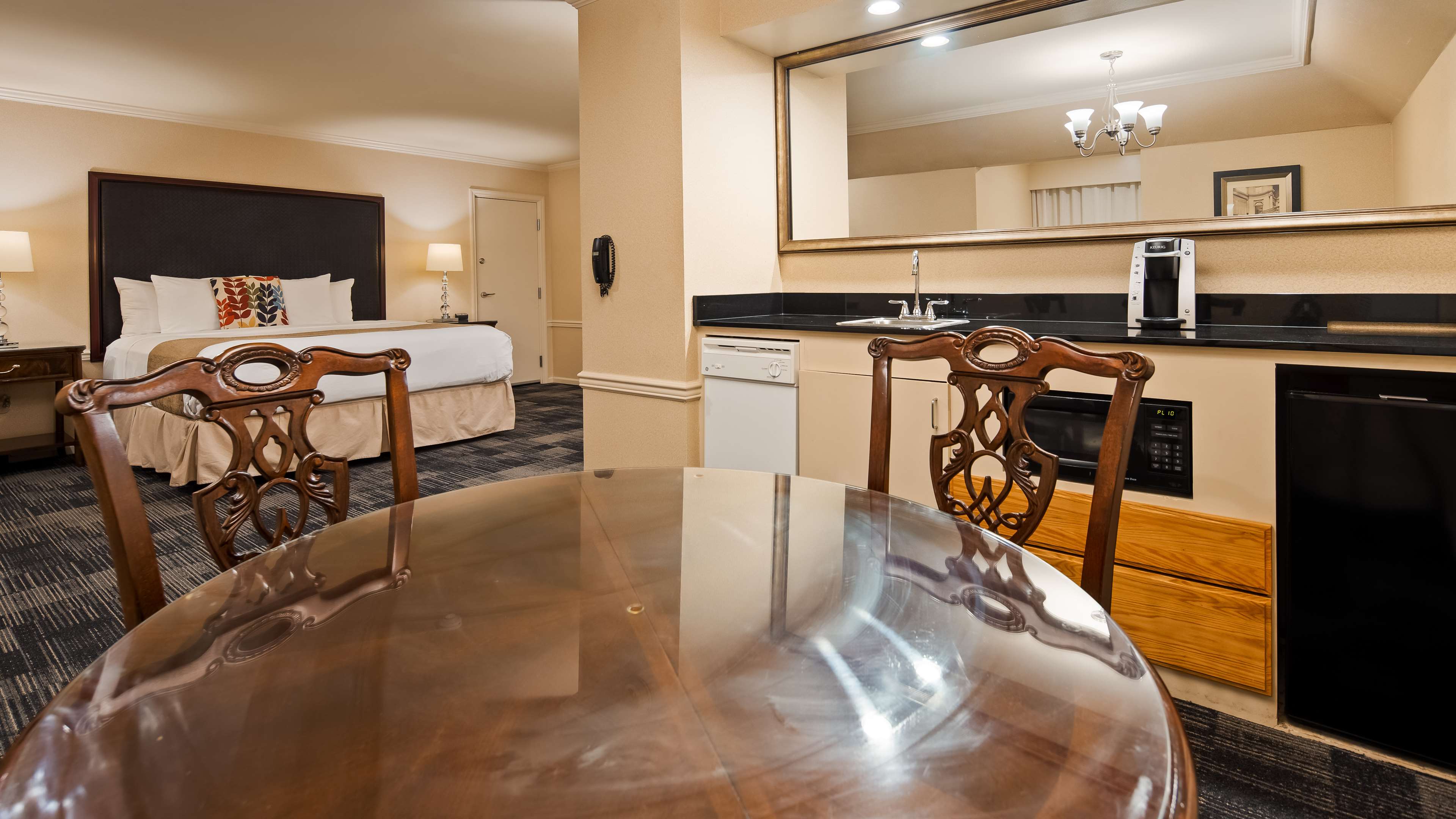 Best Western Heritage Inn Photo