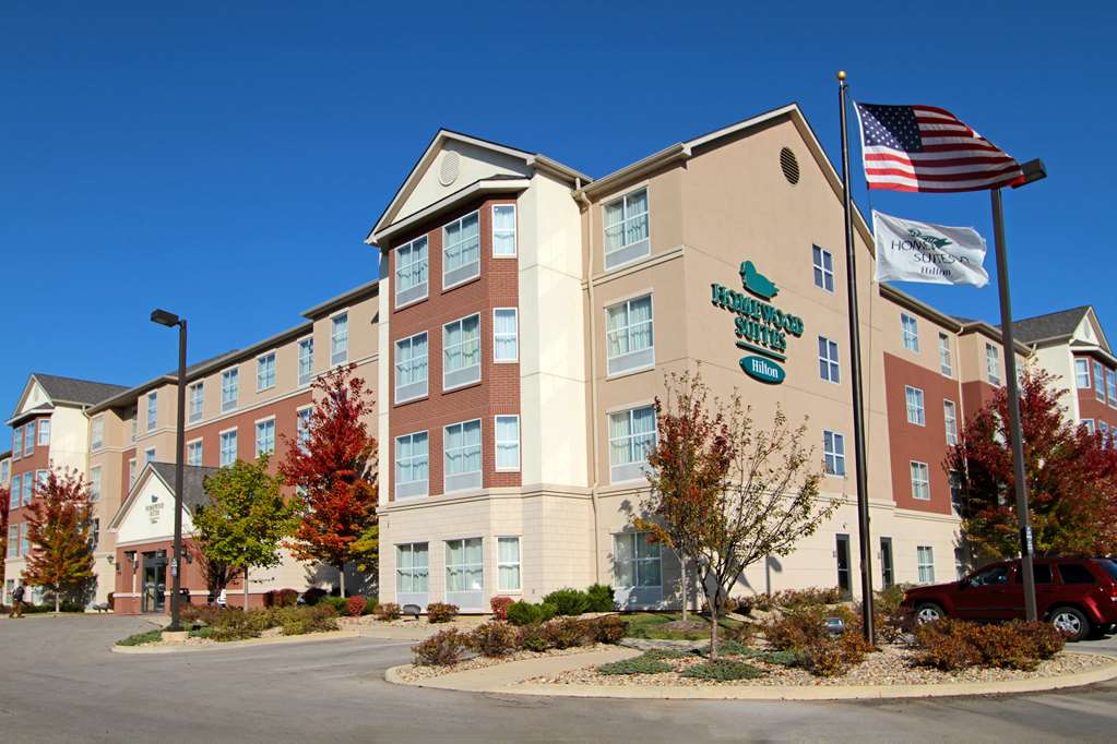 Homewood Suites by Hilton Bloomington Logo