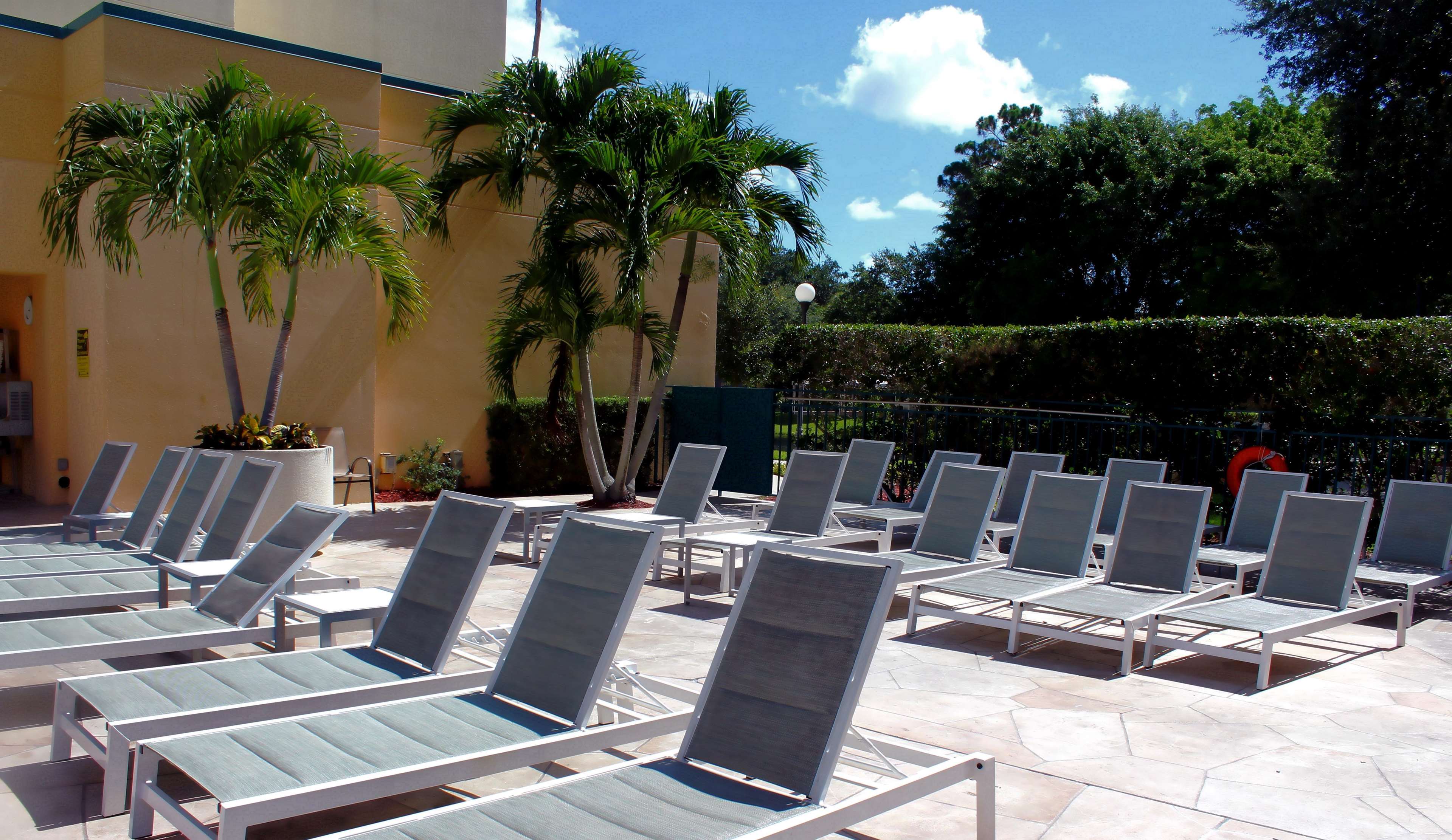 Hilton Boca Raton Suites Photo