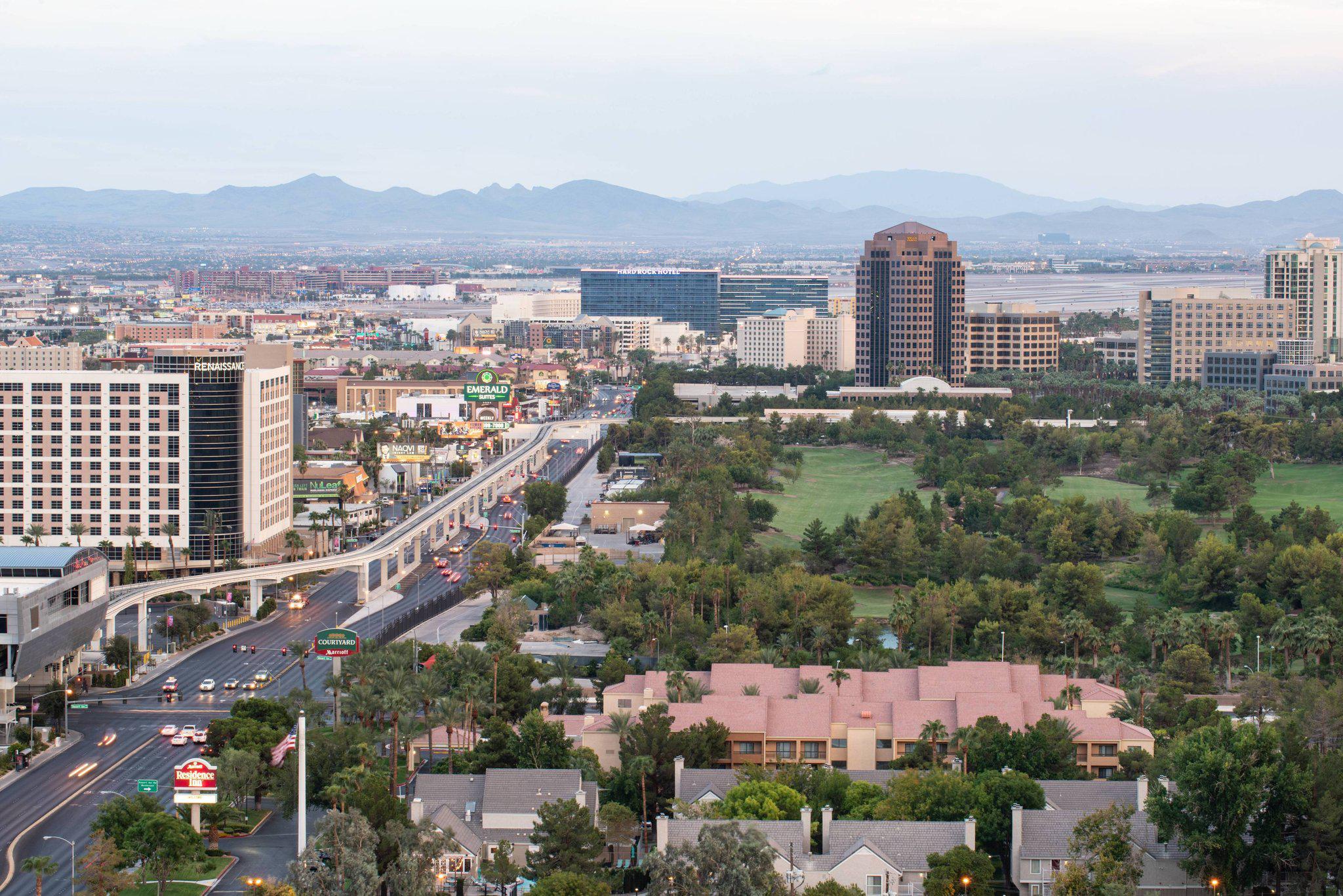 SpringHill Suites by Marriott Las Vegas Convention Center Photo