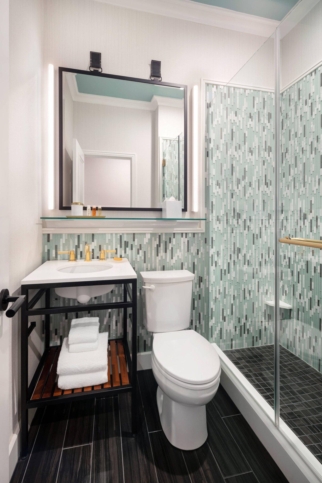 Courtyard by Marriott San Francisco Downtown/Van Ness Ave. Photo