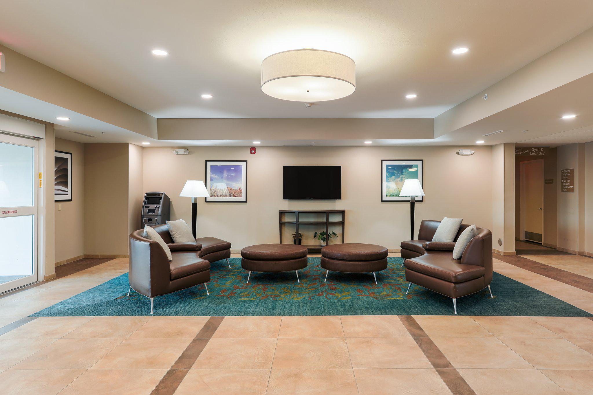 Candlewood Suites Lenexa - Overland Park Area Photo