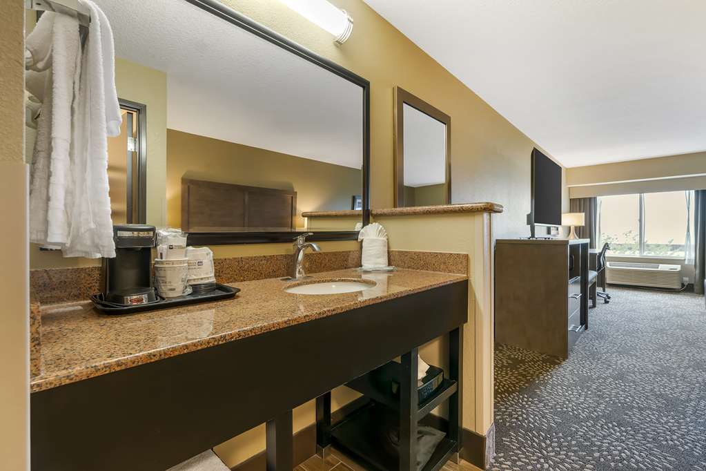 Best Western Columbia River Waterfront Hotel Astoria Image