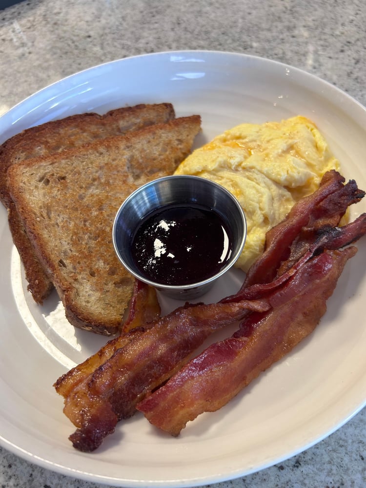 Kids Cheese Scrammble, Wheat Toast & Bacon