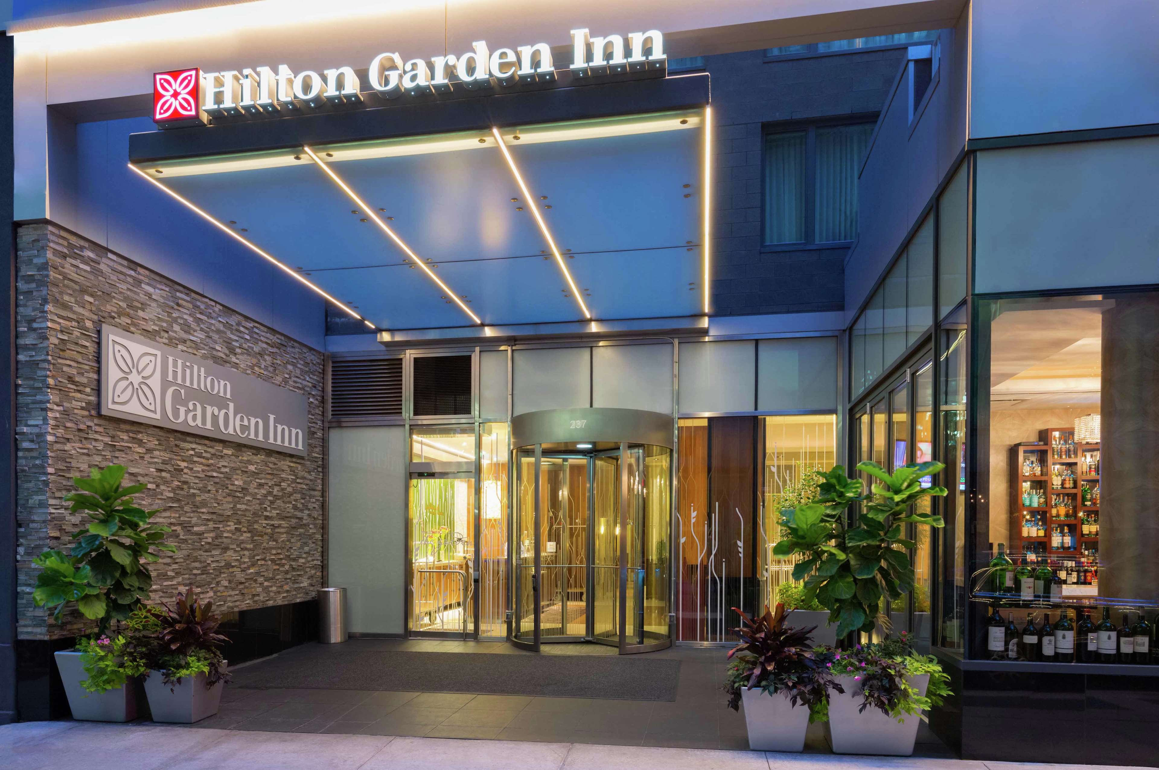Hilton Garden Inn New York/Central Park SouthMidtown West, 237 West