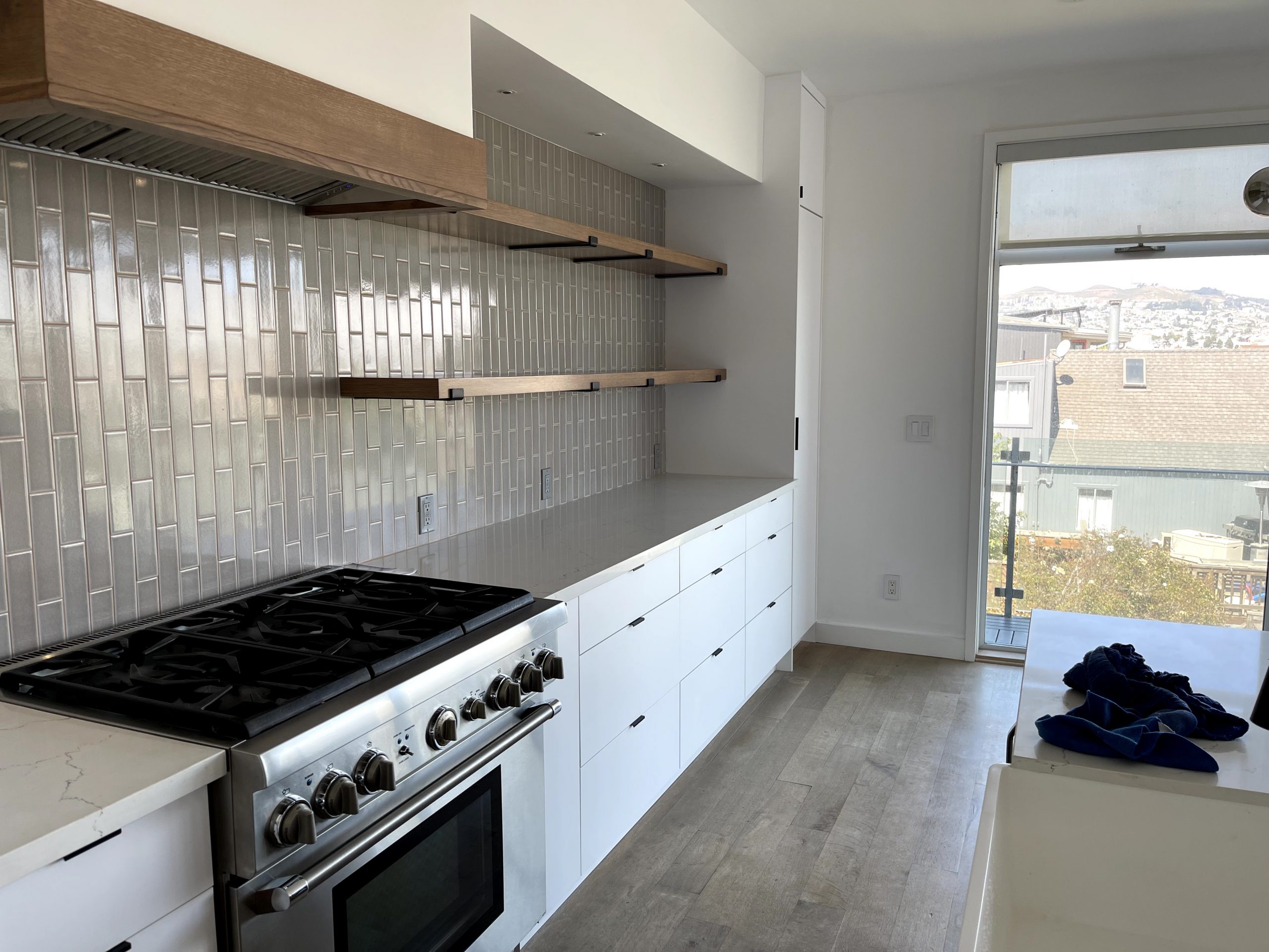 Brad Cleaning Service Logo