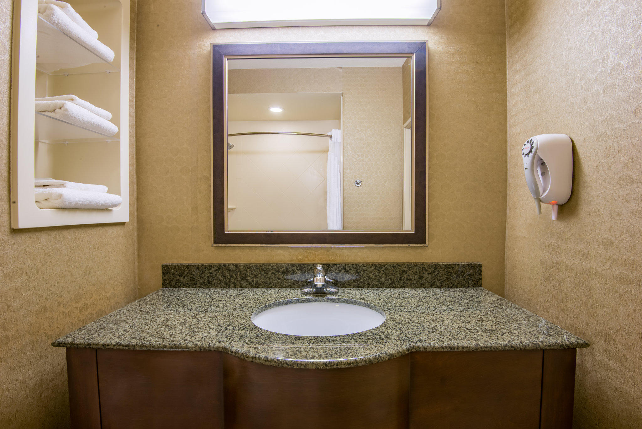 Holiday Inn Express & Suites Clovis Photo